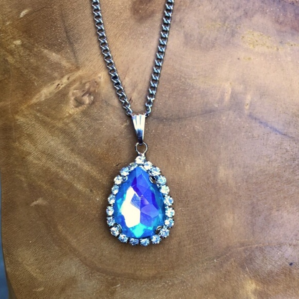 Light Sapphire AB Crystal Halo Necklace - Picture 4 of 12
